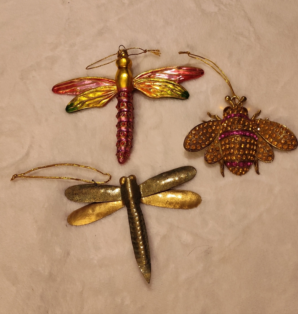 NWOT! Dragonflies & Bee Ornaments
